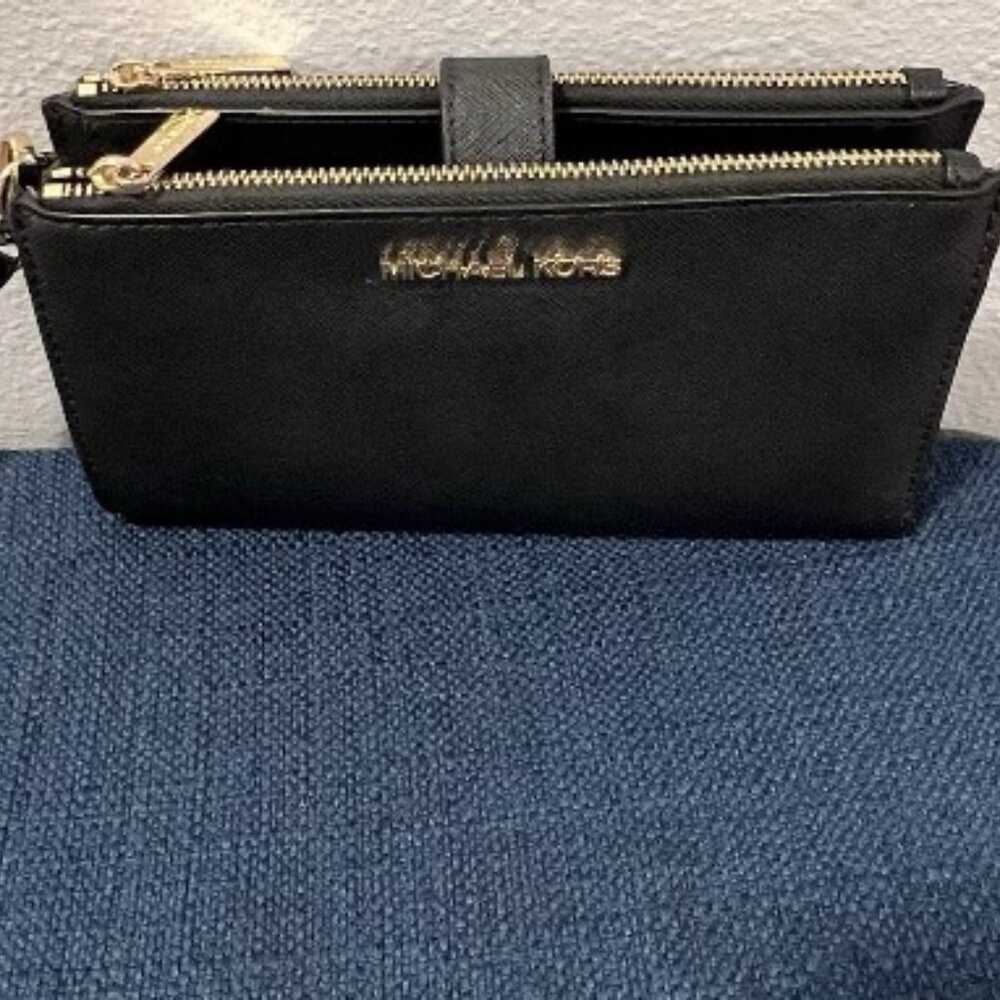 New Michael Kors Black Leather Gold Double Zip Wallet Wristlet NWT